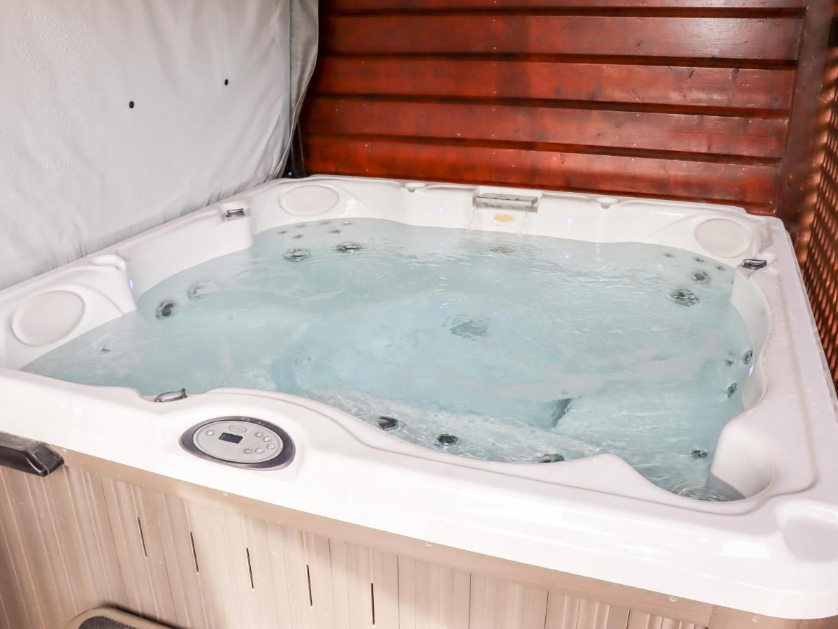 Watersview Lodge リーク エクステリア 写真